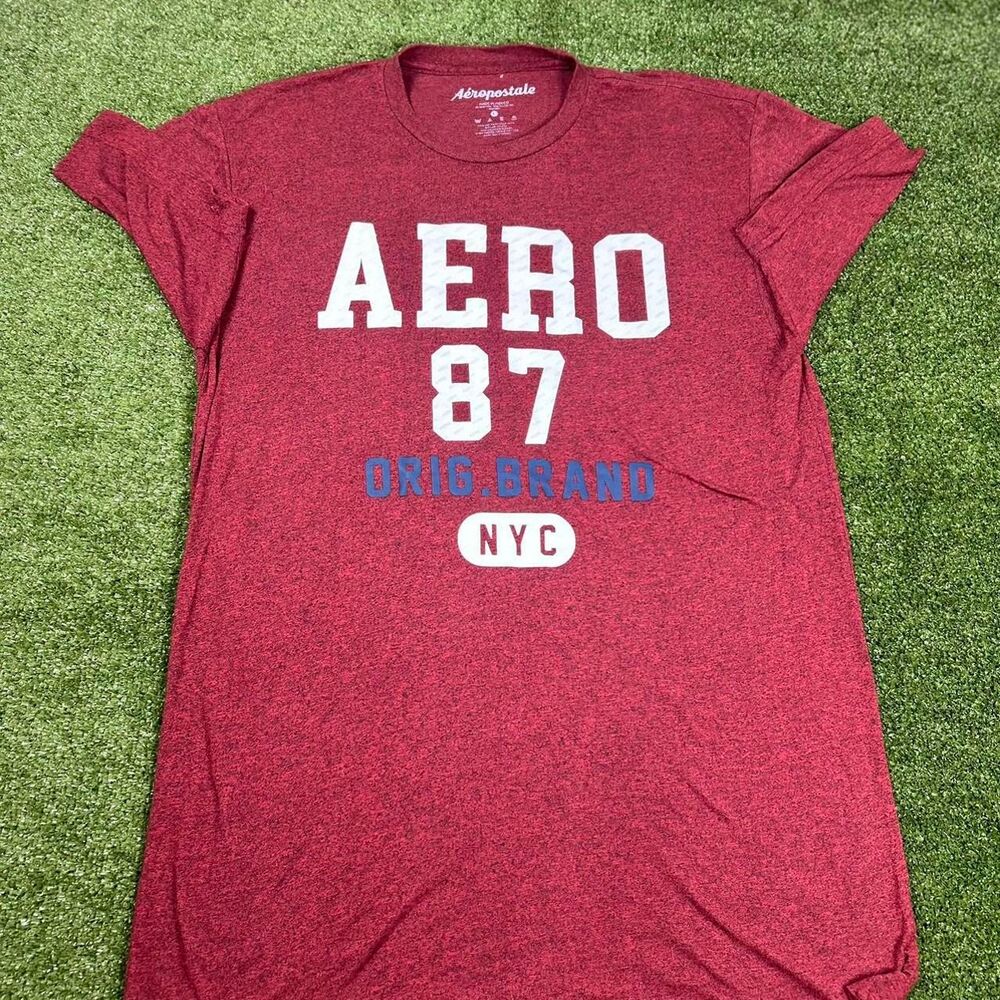 Aeropostale Men's Red and Burgundy T-shirt
